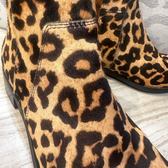 NWOT FRANCO SARTO Womens Leather Leopard Bootie. Size 8 - Picture 6 of 13